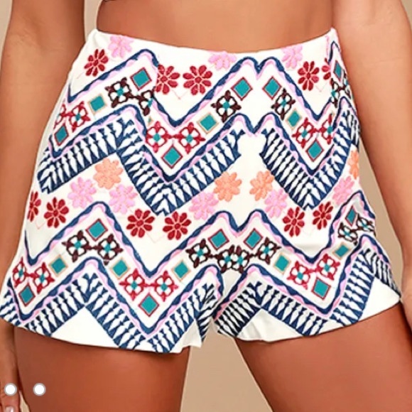 Lulu’s shorts - Picture 4 of 5